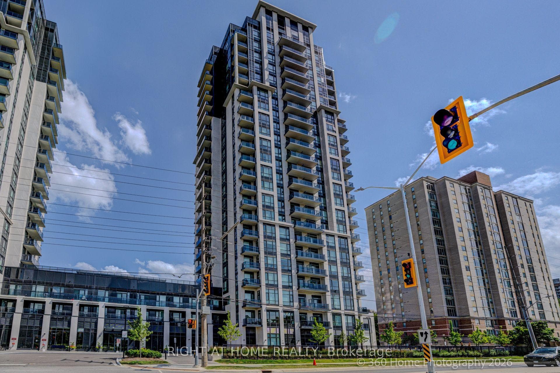 202 Burnhamthorpe Road Unit 505 photo 3