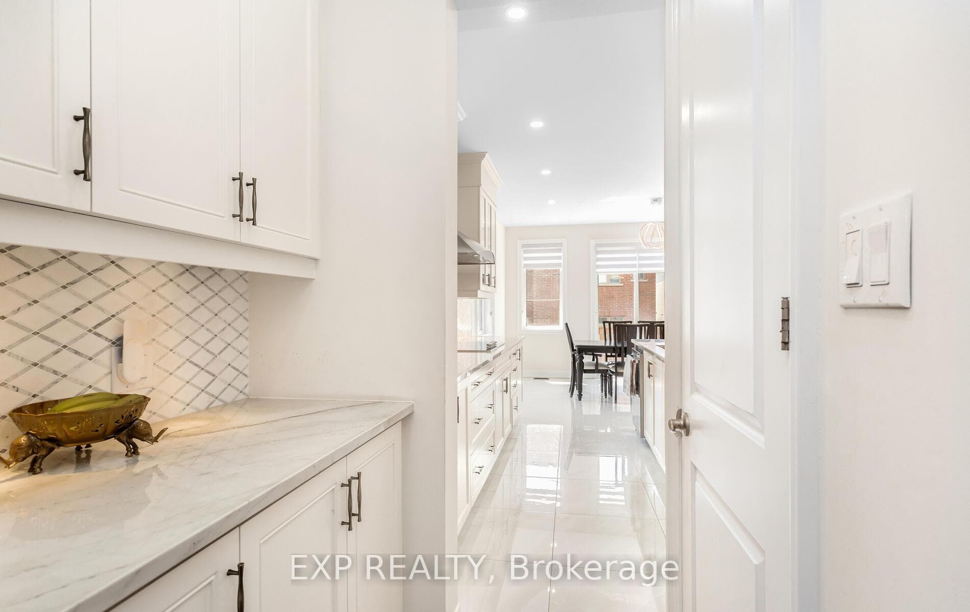 40 Frost Street photo 17