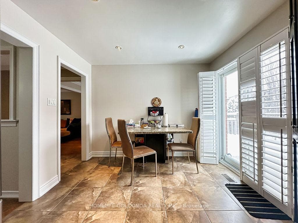31 Whiteway Court photo 17