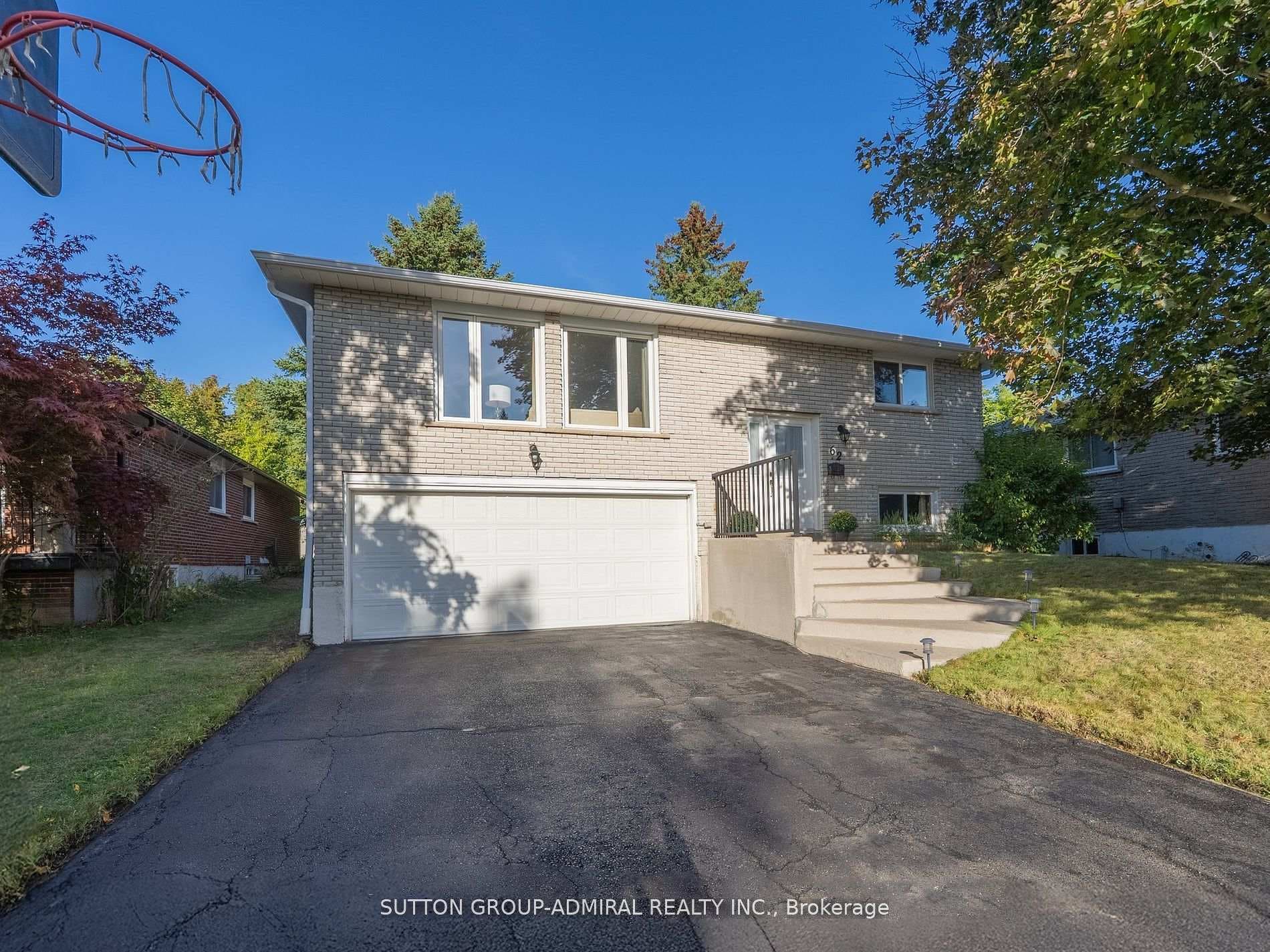 62 Shieldmark Crescent photo 3