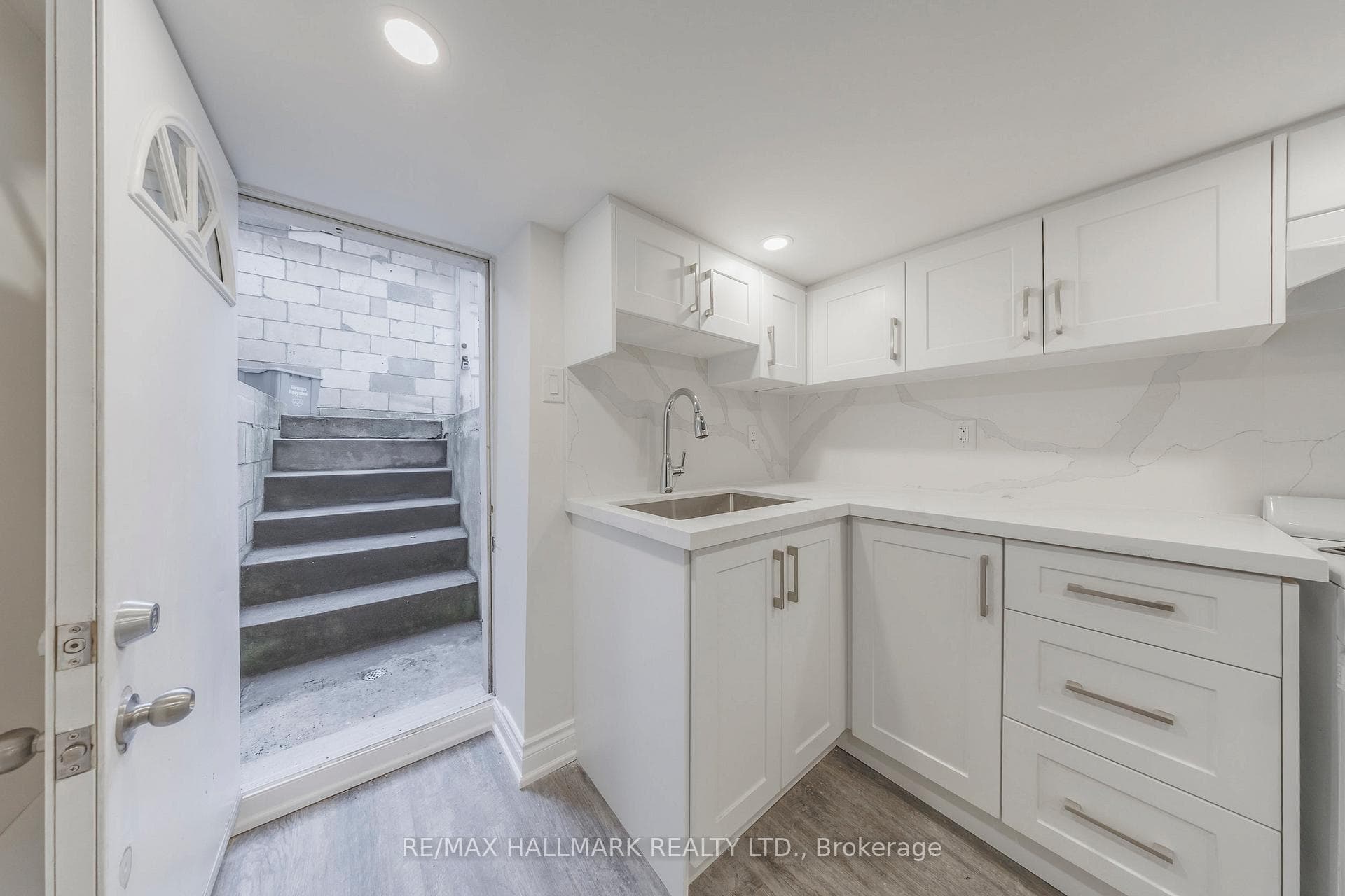 185 Laughton Avenue photo 30