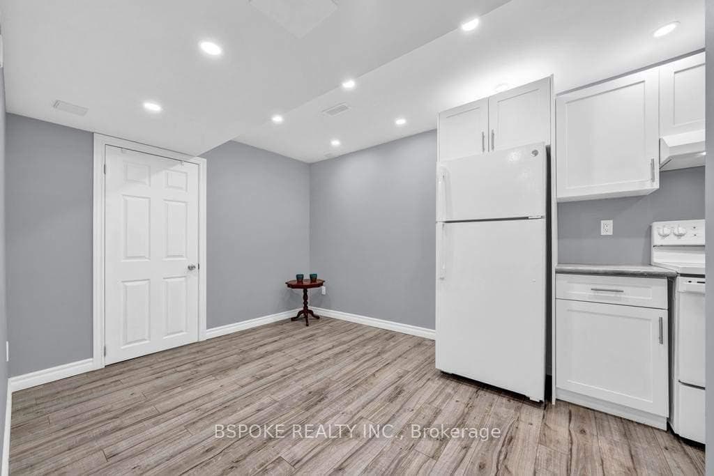 93 Bologna Road Unit Lower photo 10