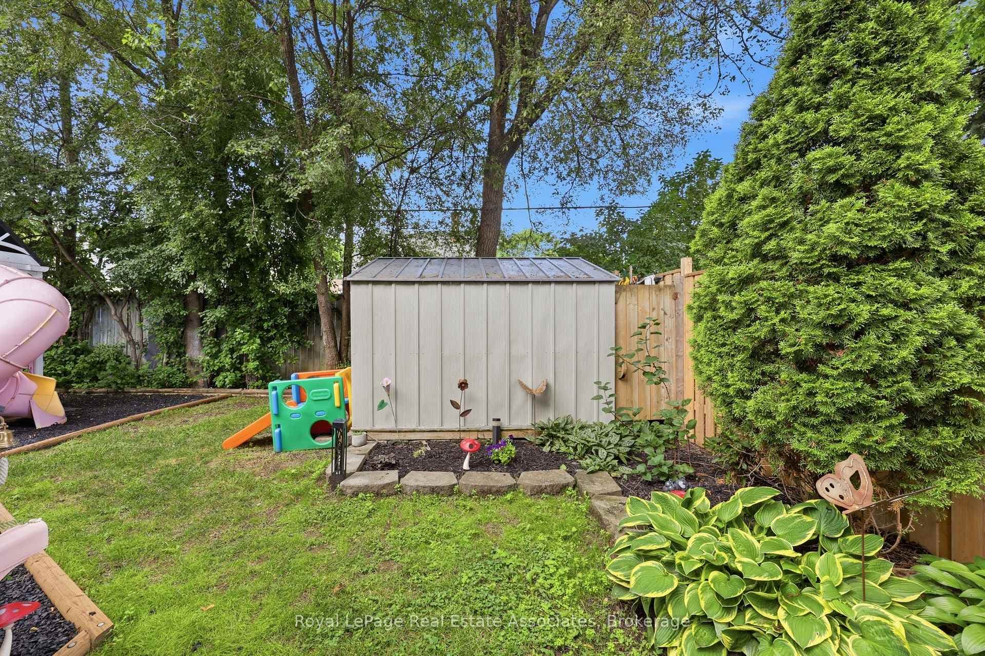 21 Ridgewood Avenue photo 34