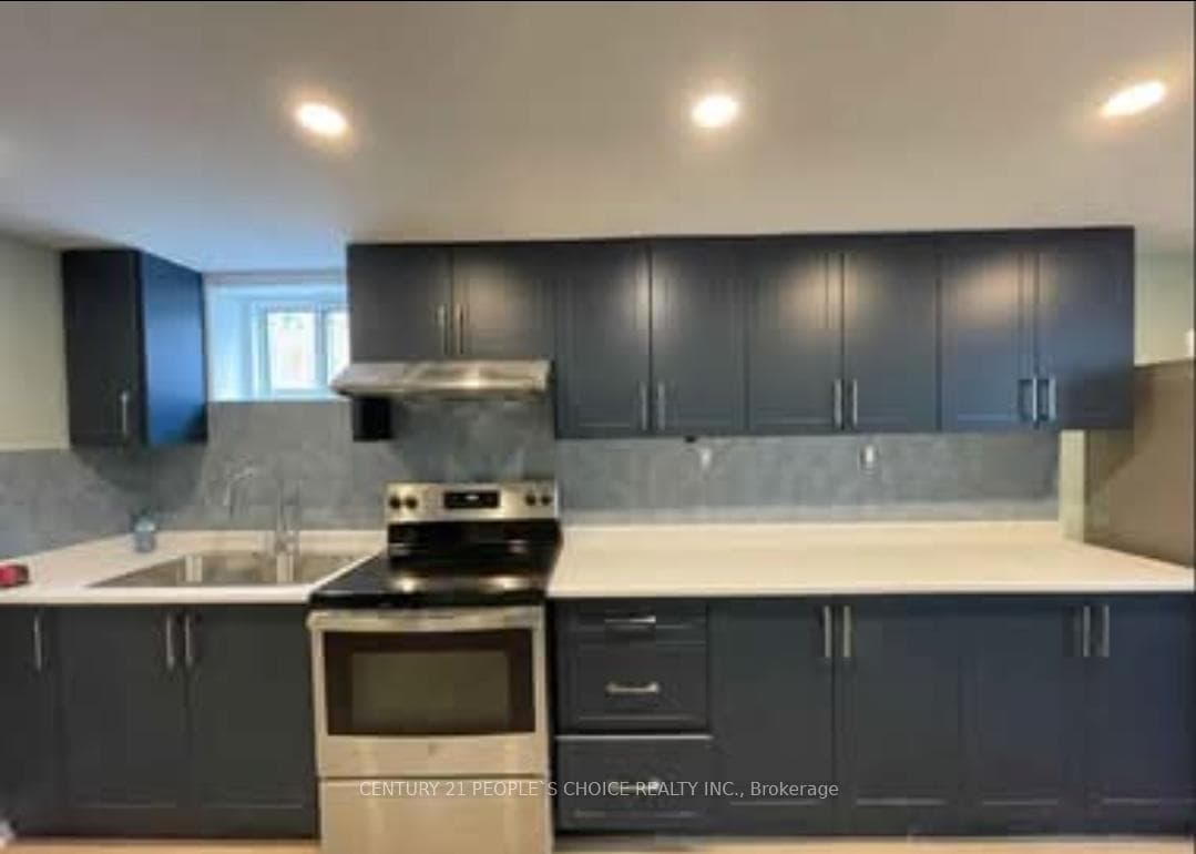 6938 Warden Avenue Unit Lower photo 7