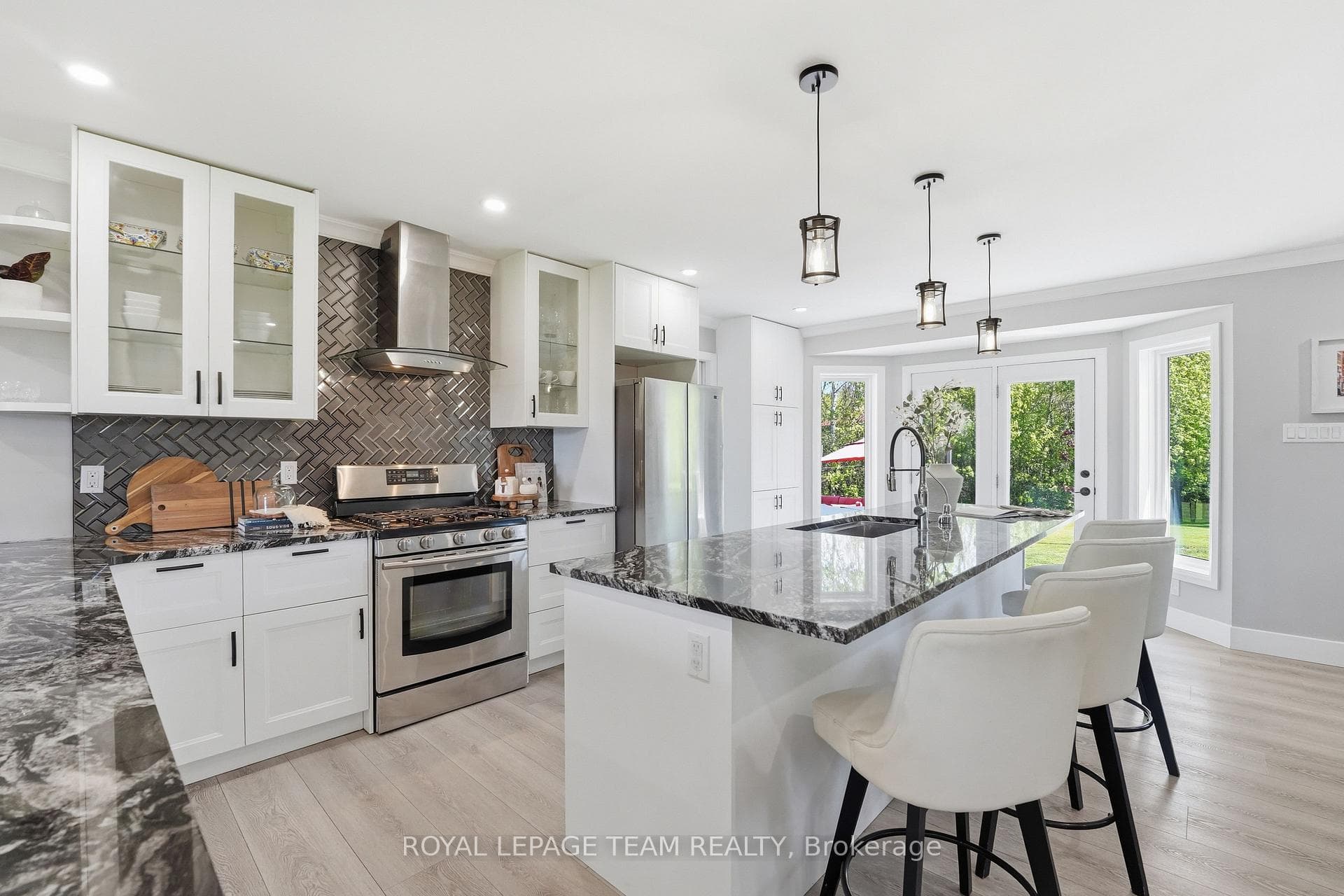 118 Rushing Brook Drive photo 11