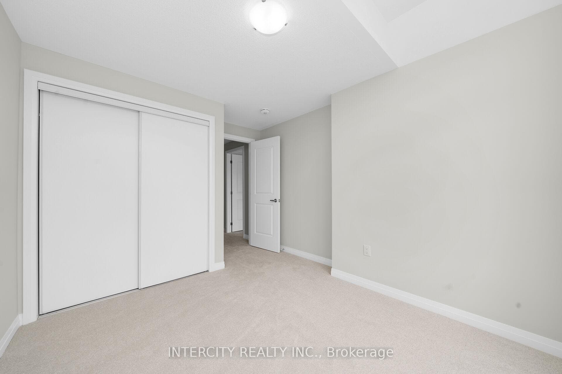 72 Brown Street photo 20