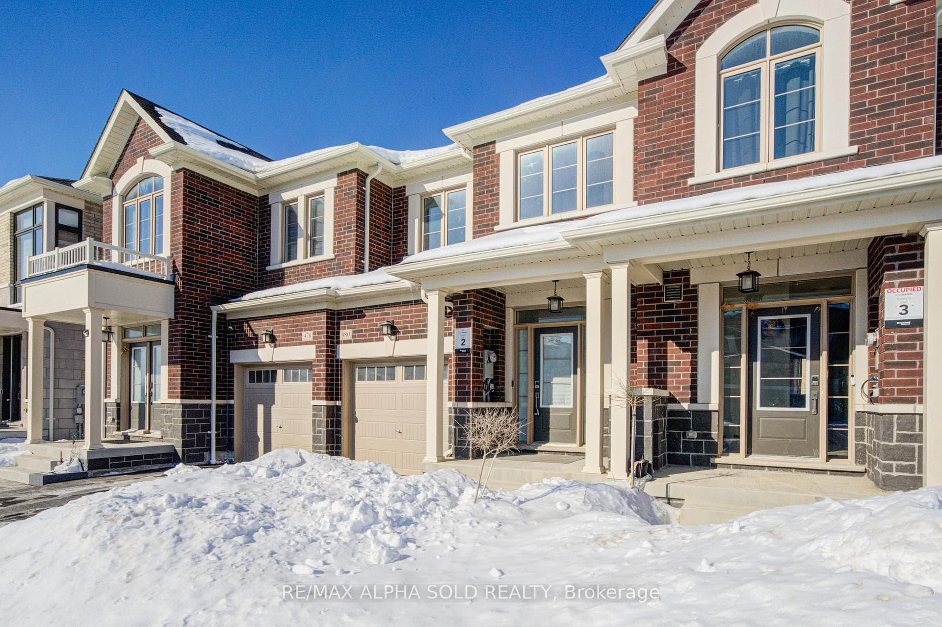 980 Crowsnest Hollow Avenue photo 3