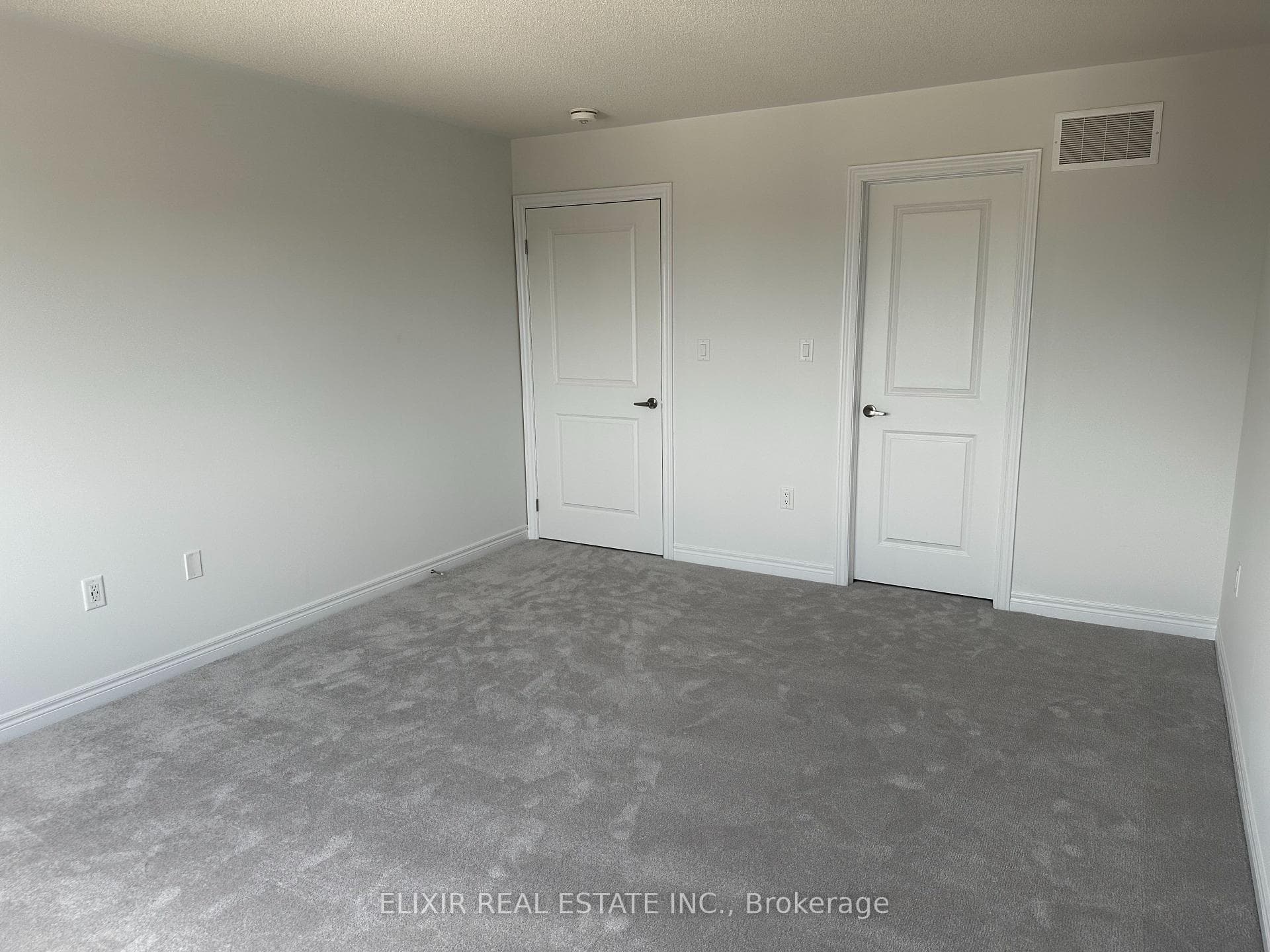 141 Fenchurch Manor photo 26