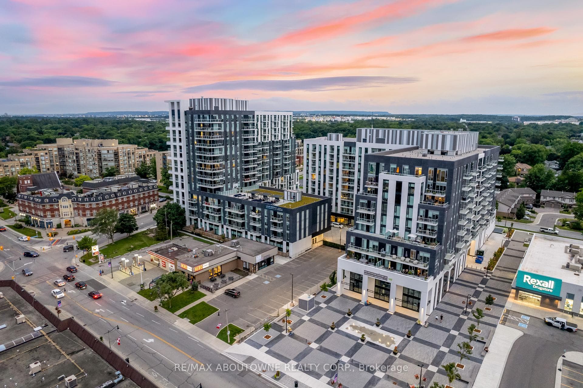 133 BRONTE Road Unit B0501 photo 20