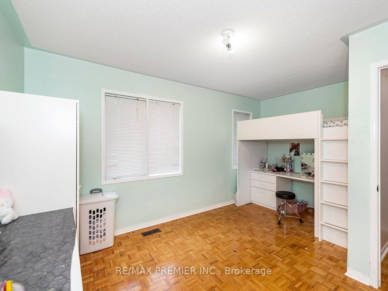 32 Stonebriar Drive photo 29