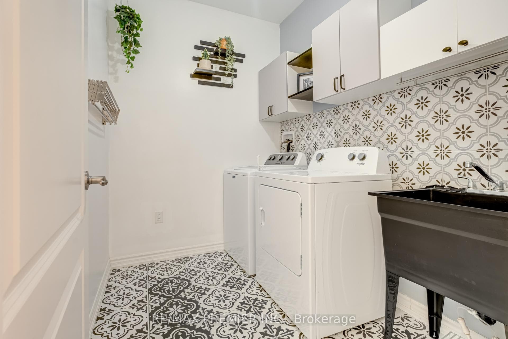 62 Streamside Street photo 18