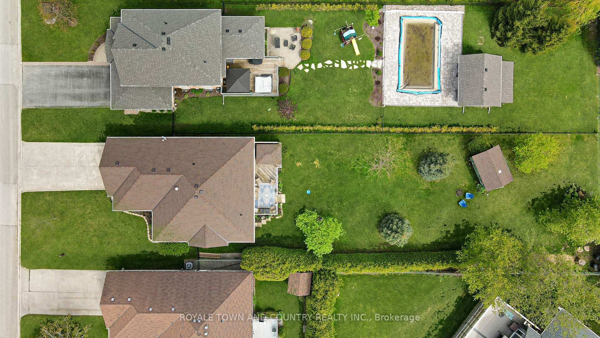 216 Lindsay Street photo 40