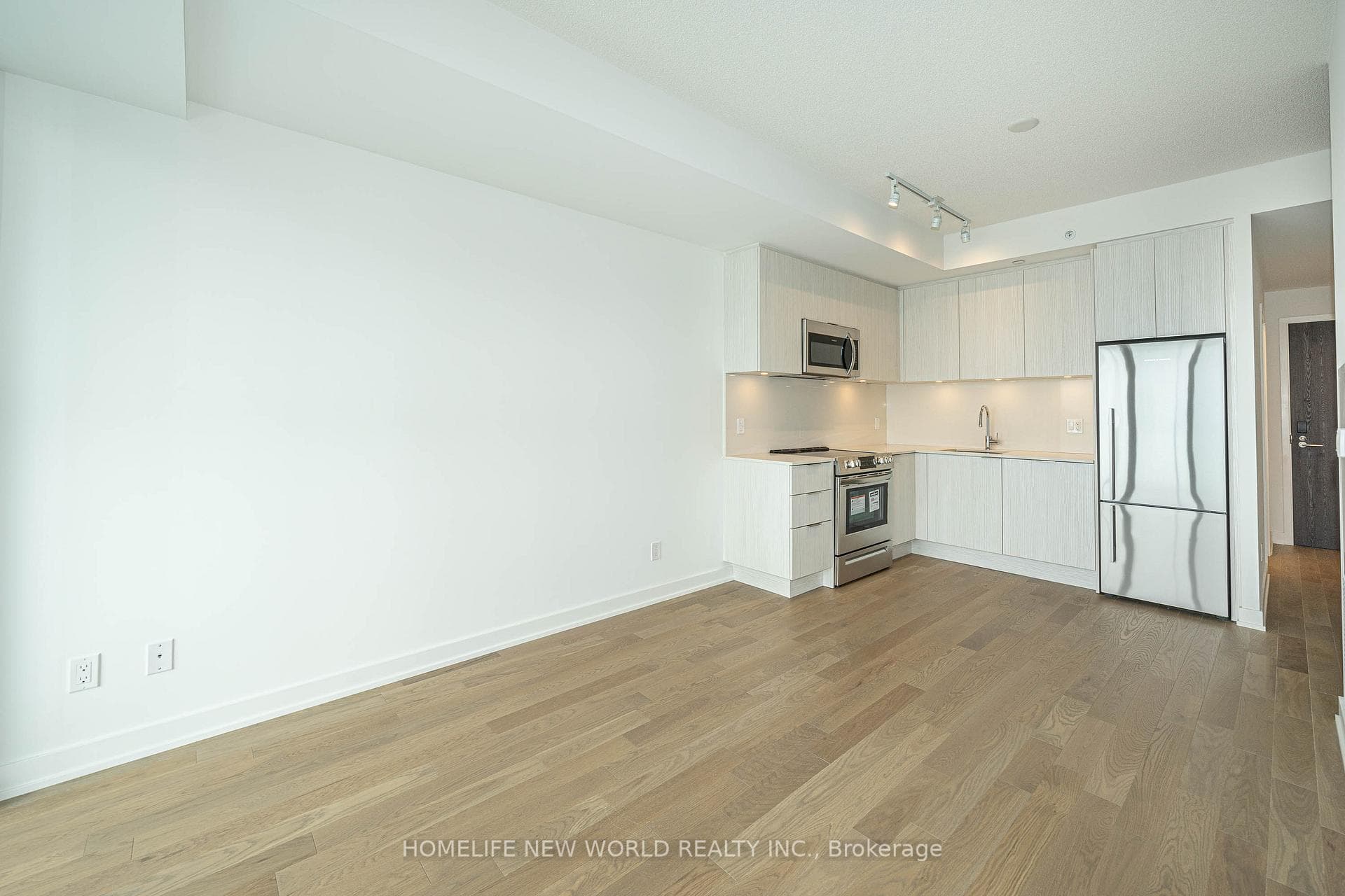 25 Richmond Street Unit 3215 photo 3