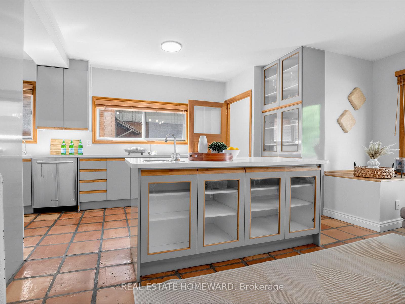 46 Westmount Avenue photo 15