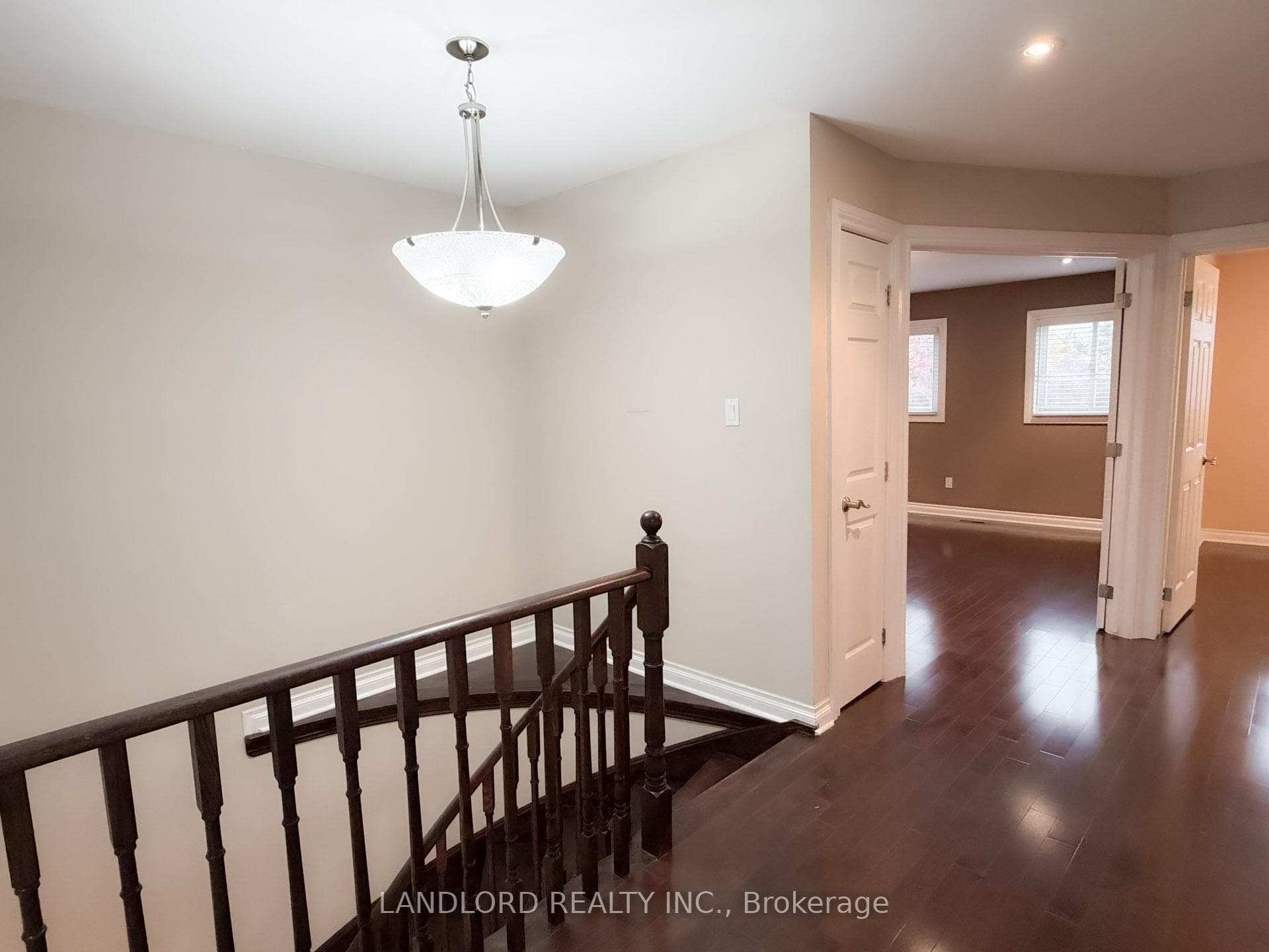 21 Raspberry Road photo 17
