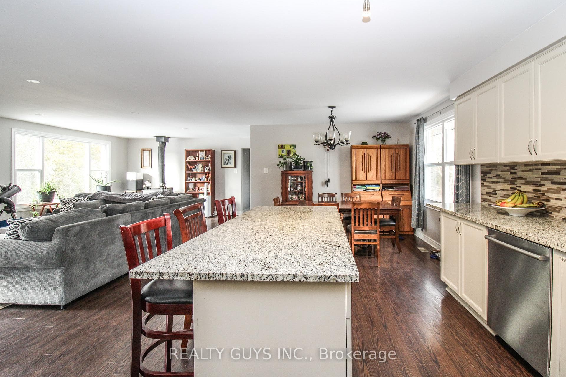 316 Douglas Road photo 23