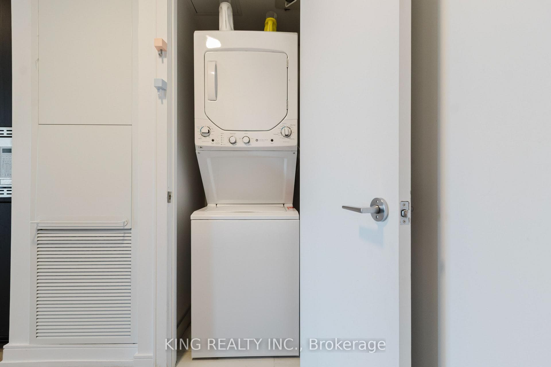 1 Jarvis Street Unit 531 photo 43