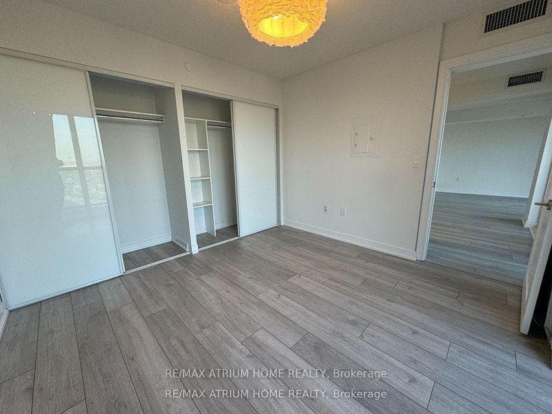 225 Village Green Square Unit 1609 photo 5