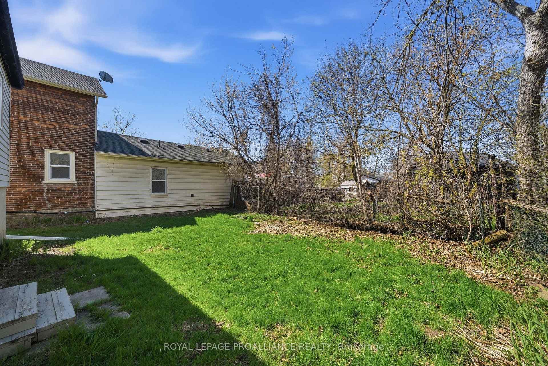 38 Oak Street photo 31