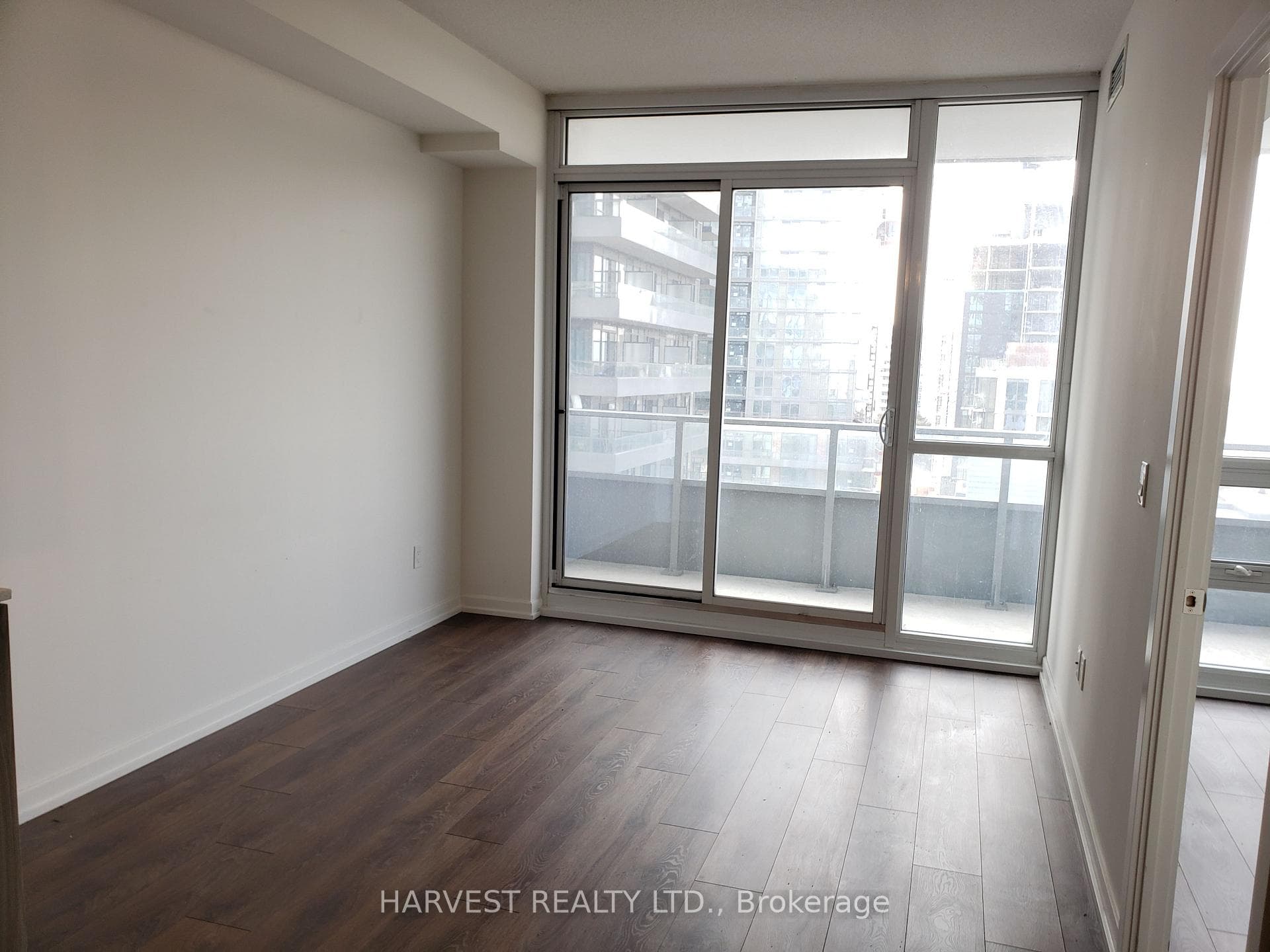 52 Forest Manor Road Unit 909 photo 4
