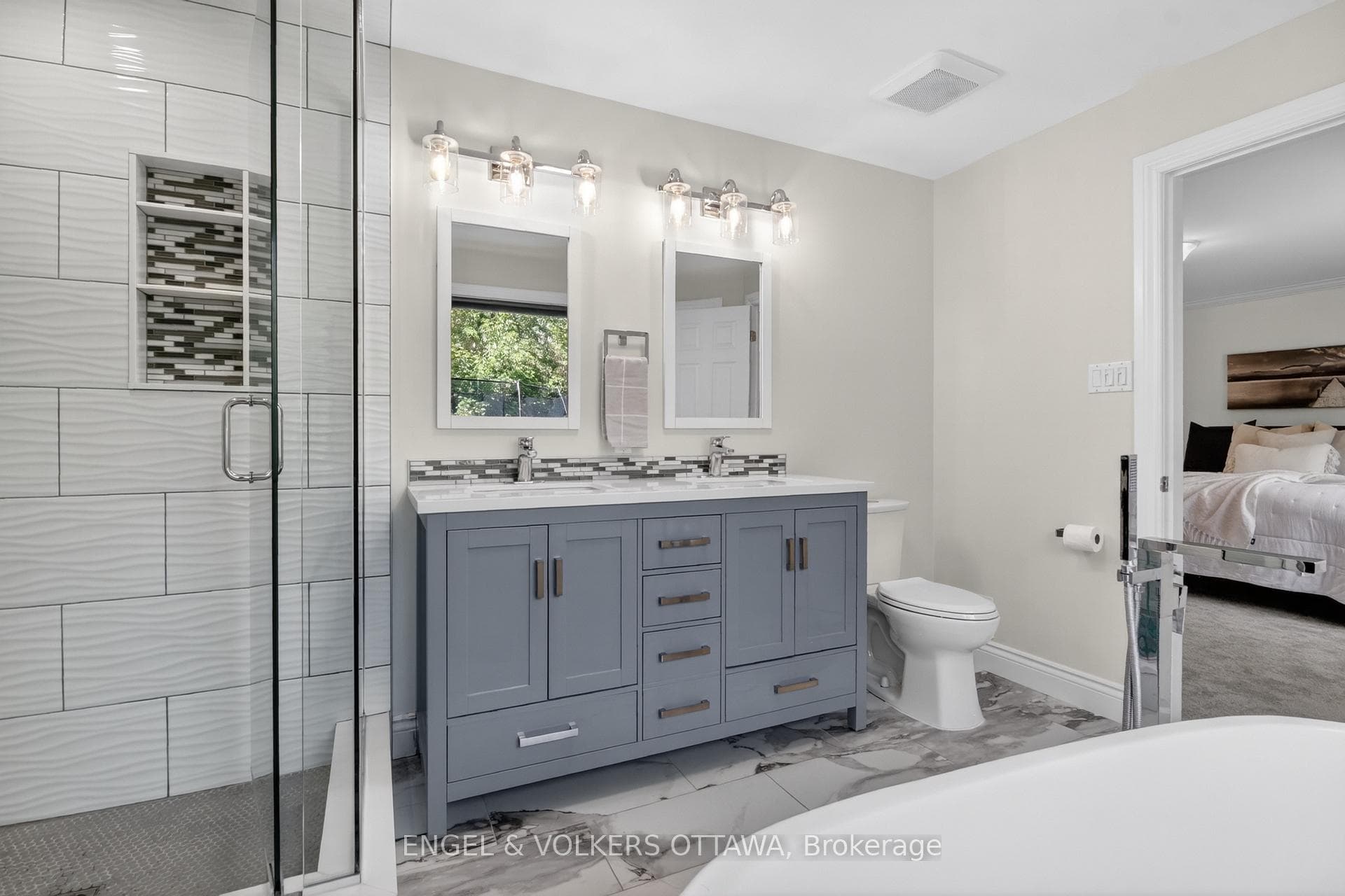 528 Tullamore Street photo 20