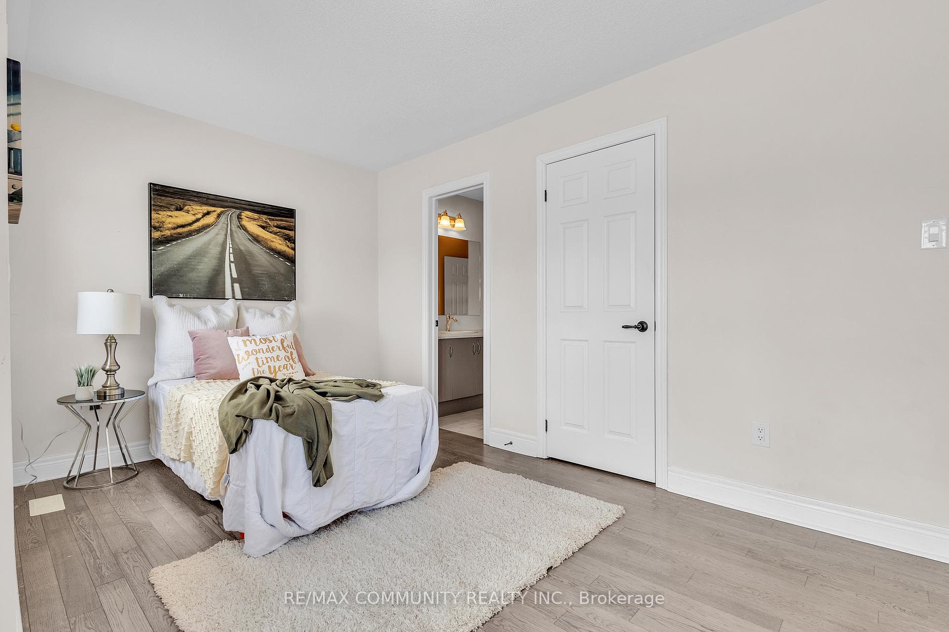 18 Walworth Street photo 35