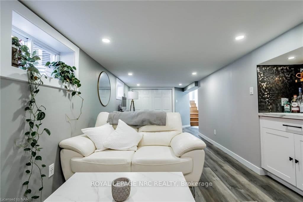 55 WELLINGTON Street photo 21