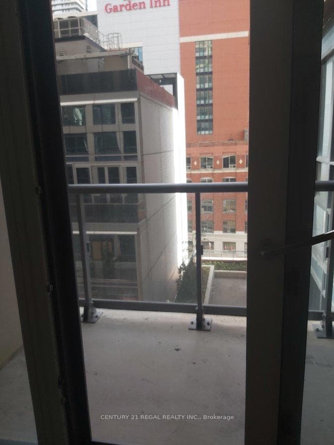 108 Peter Street Unit 713 photo 6