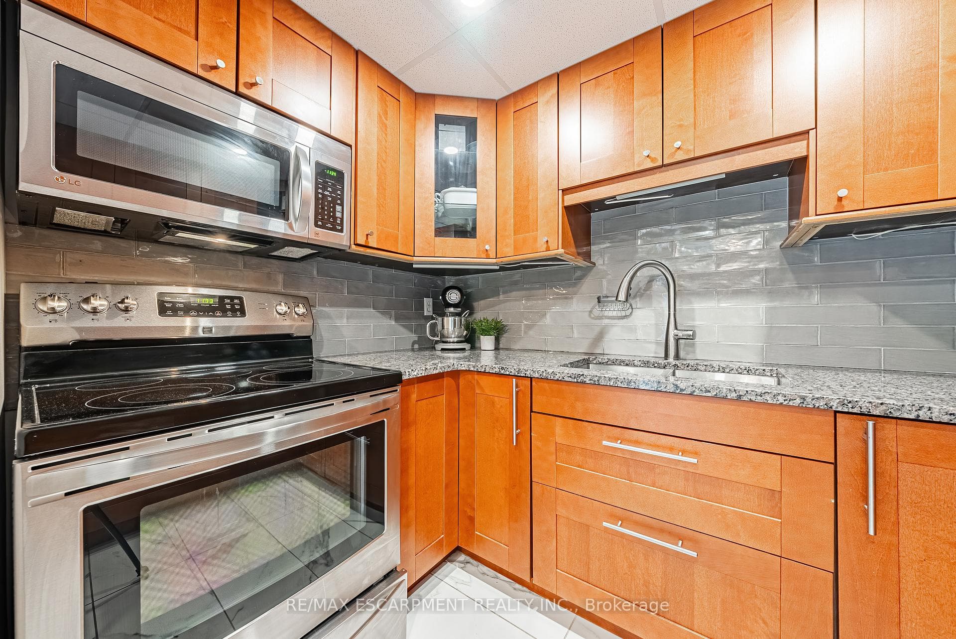 1225 North Shore Boulevard Unit 704 photo 12
