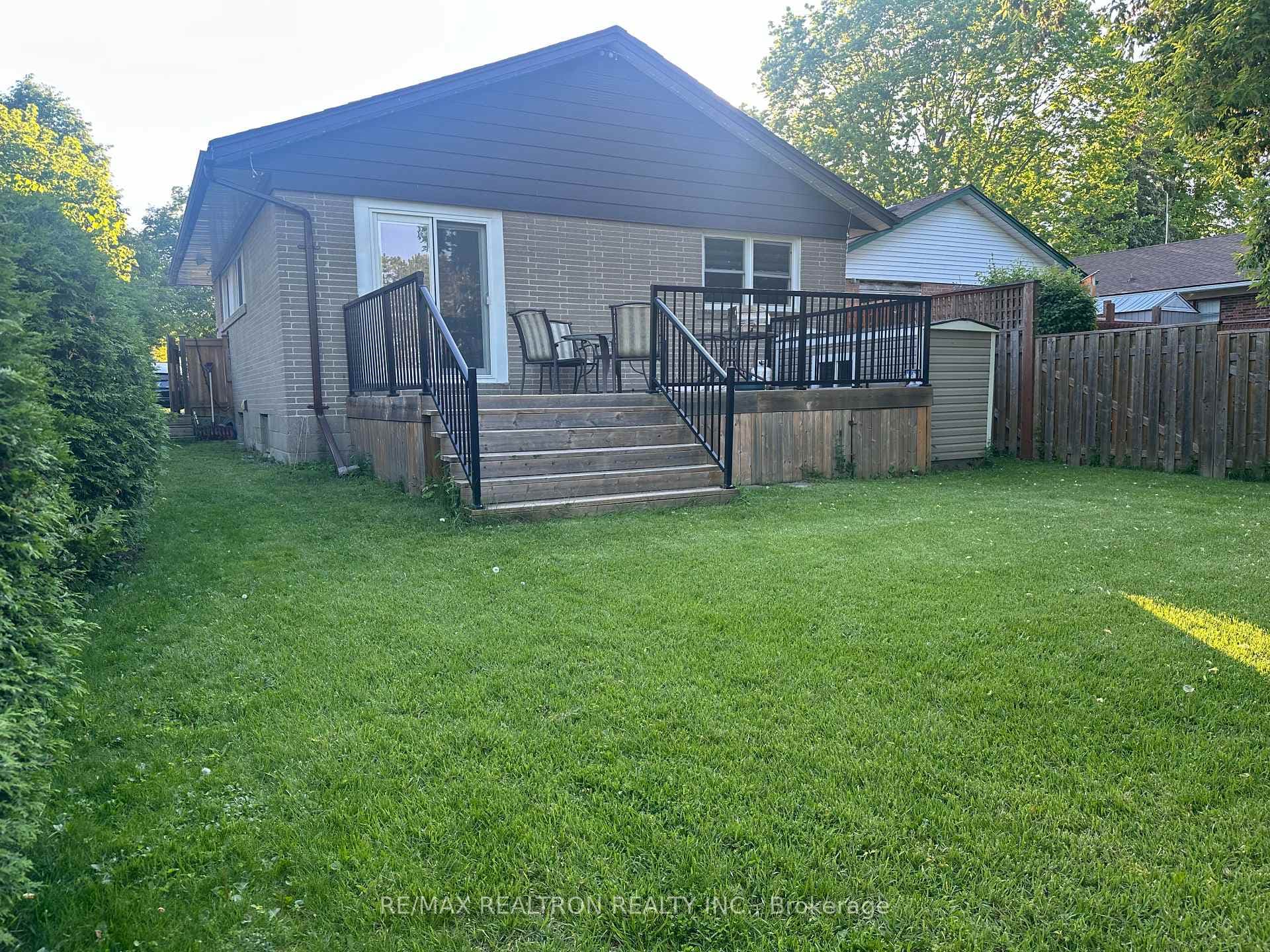 135 Treverton Drive Unit Main photo 17