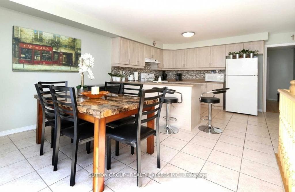 29 Denison Avenue photo 5