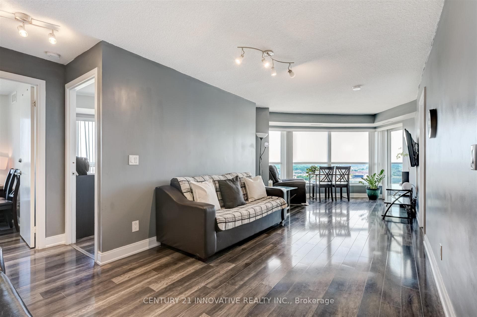 125 Village Green Square Unit 2403 photo 8