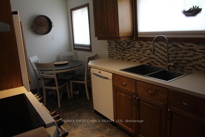 1507 Gore Street photo 9