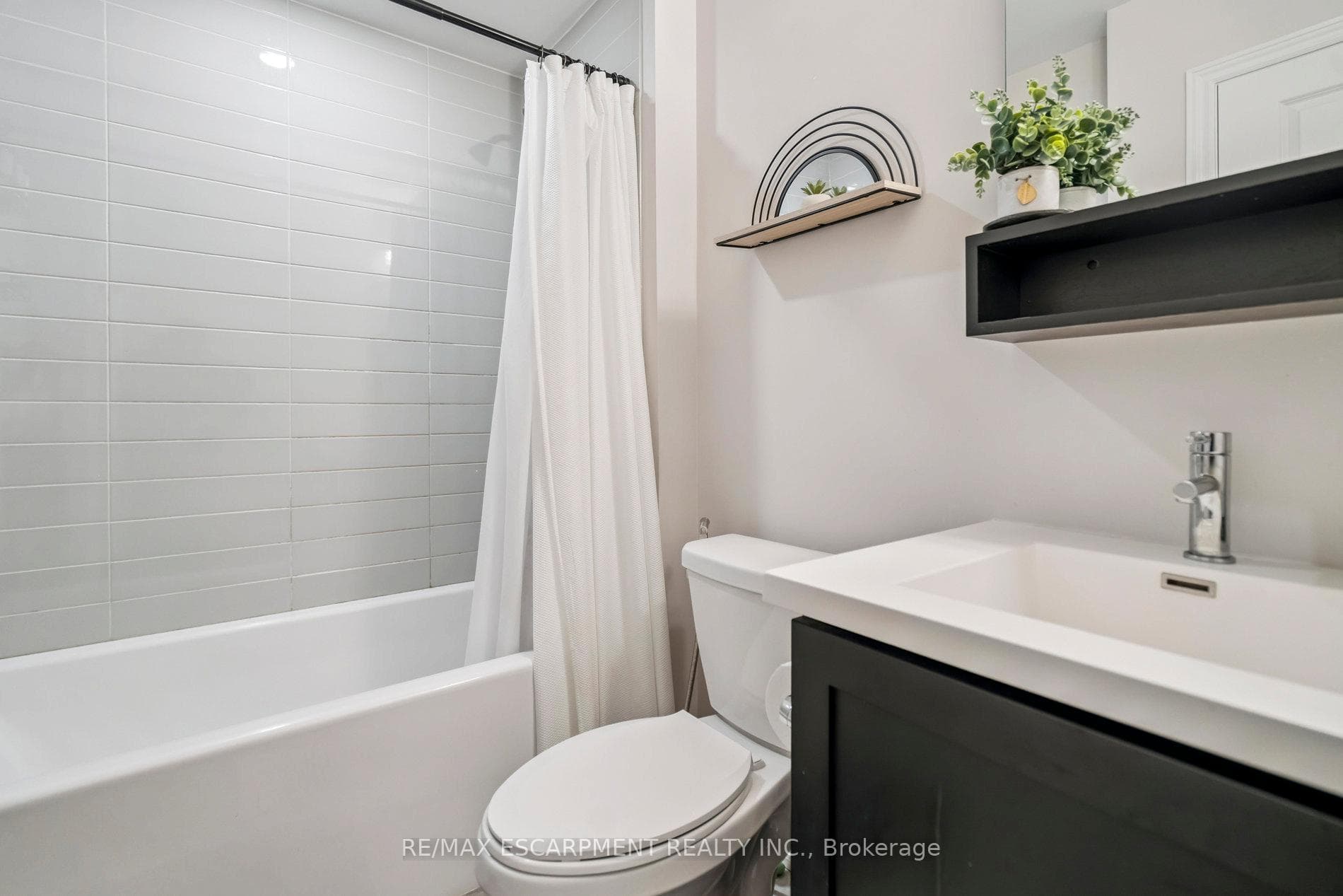1890 RYMAL Road Unit 130 photo 26