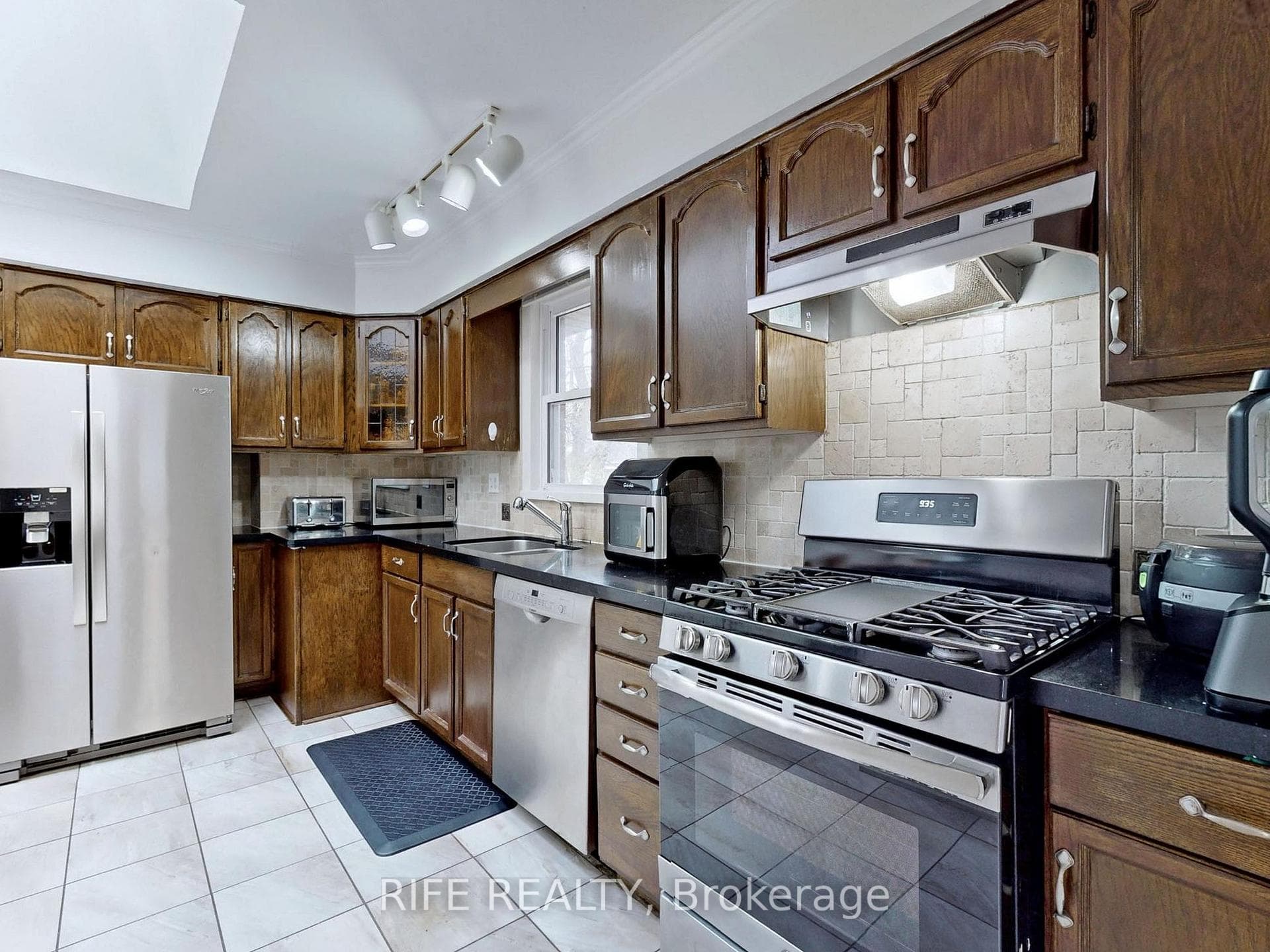 68 Fenn Avenue photo 12