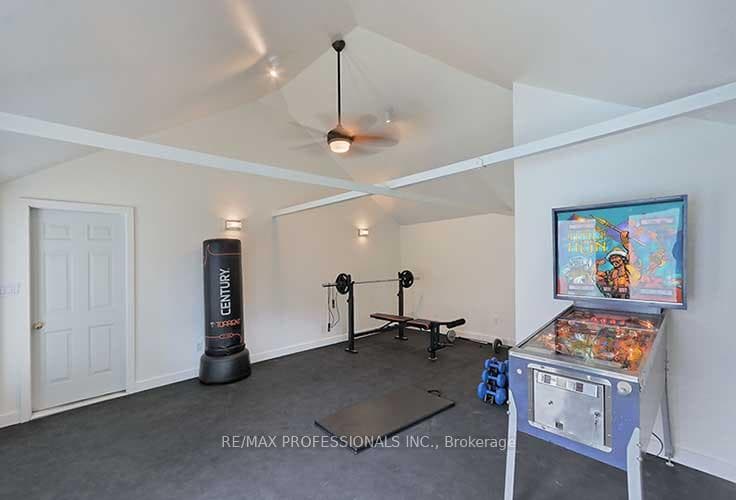 301 Beresford Avenue photo 35