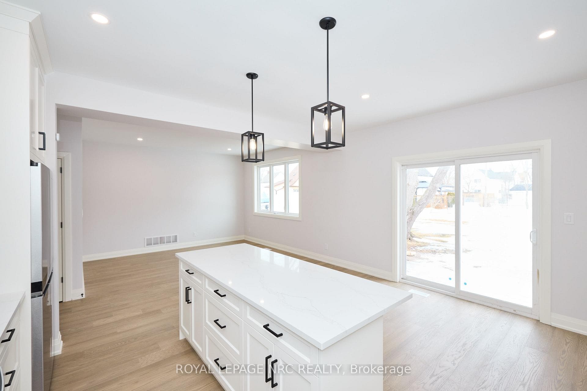 155 Hodgkins Avenue photo 18