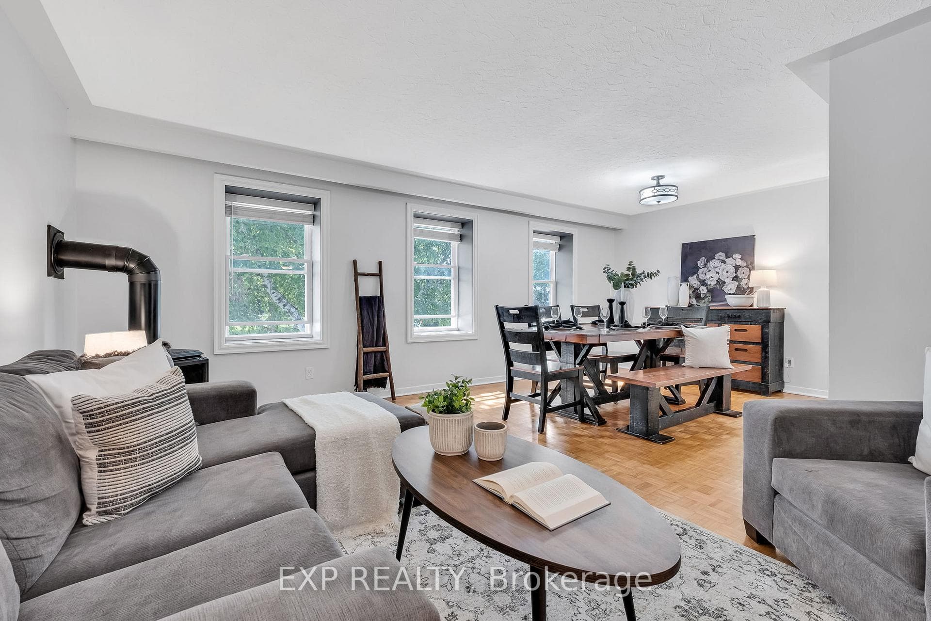 67 Crossley Drive photo 7