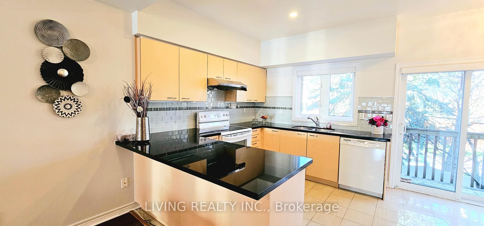 9133 Bayview Avenue Unit 18 photo 10