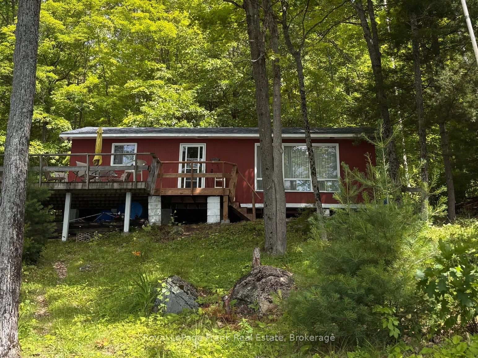 275 Faradale Drive photo 1