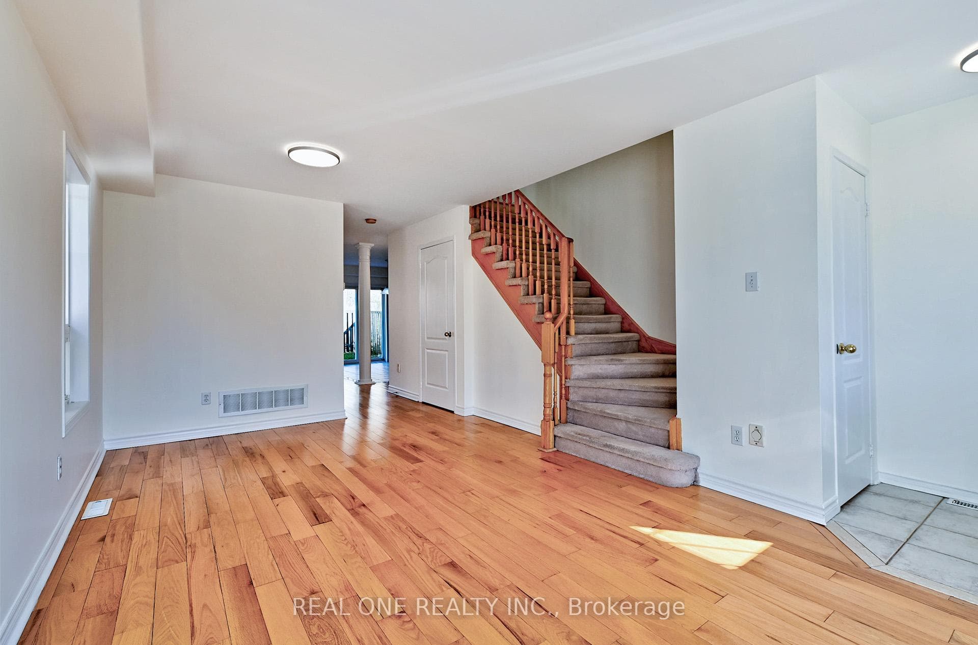 177 Fred Mclaren Boulevard photo 2