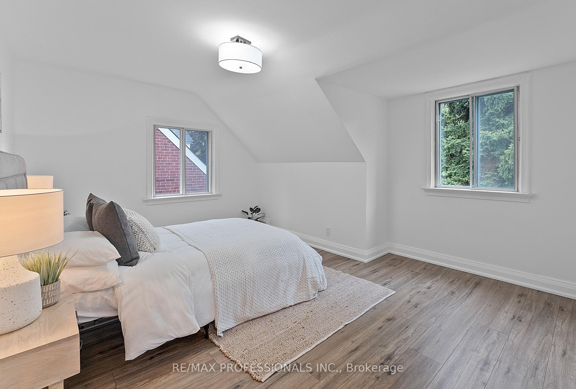 875 Royal York Road photo 30