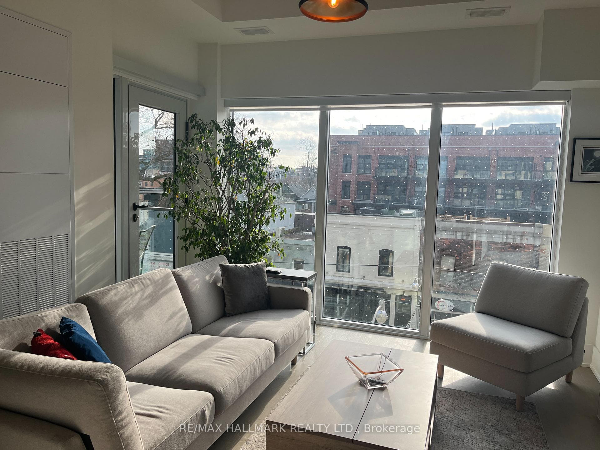 Floor To Ceiling Windows
