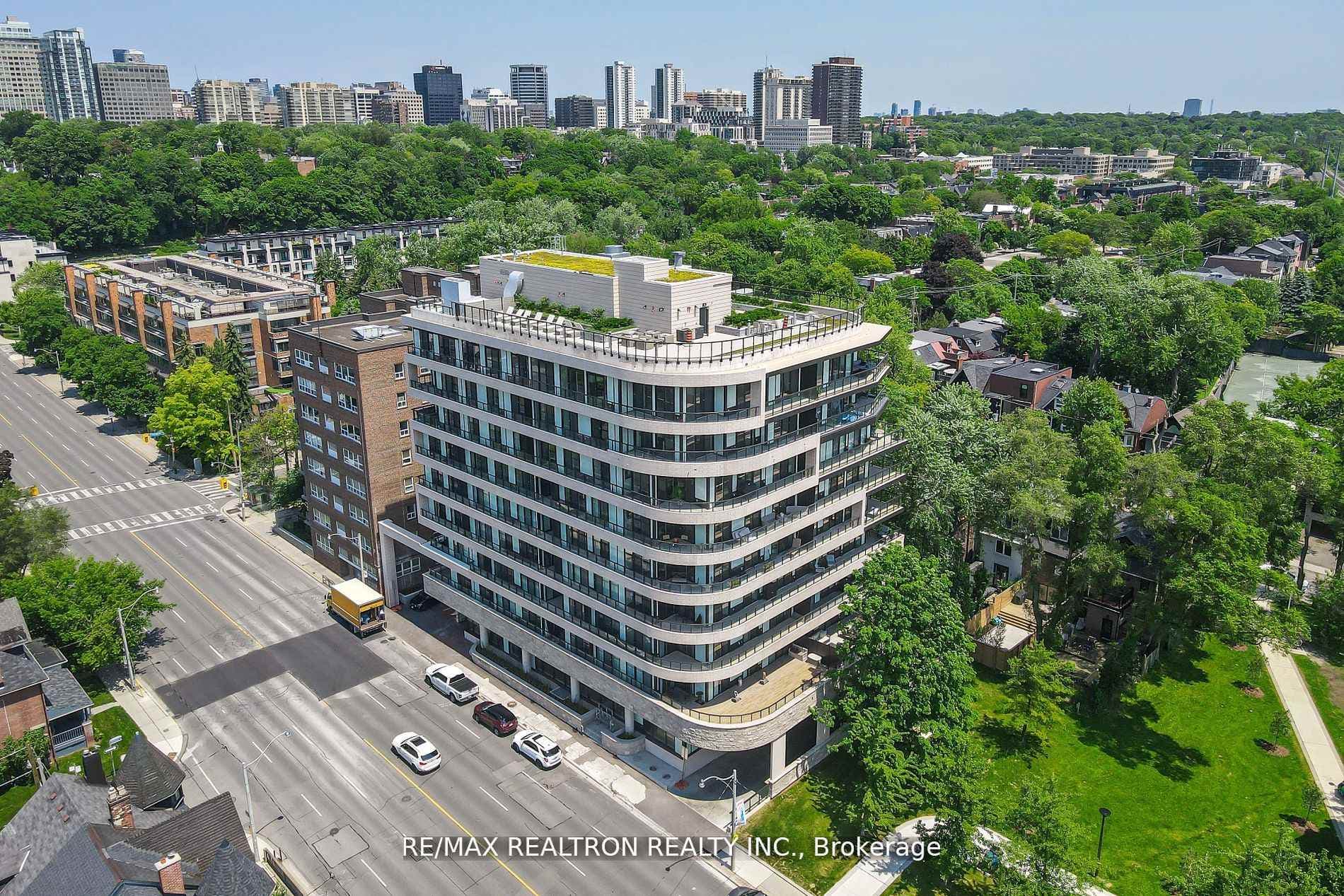 285 Avenue Road Unit 403 photo 2
