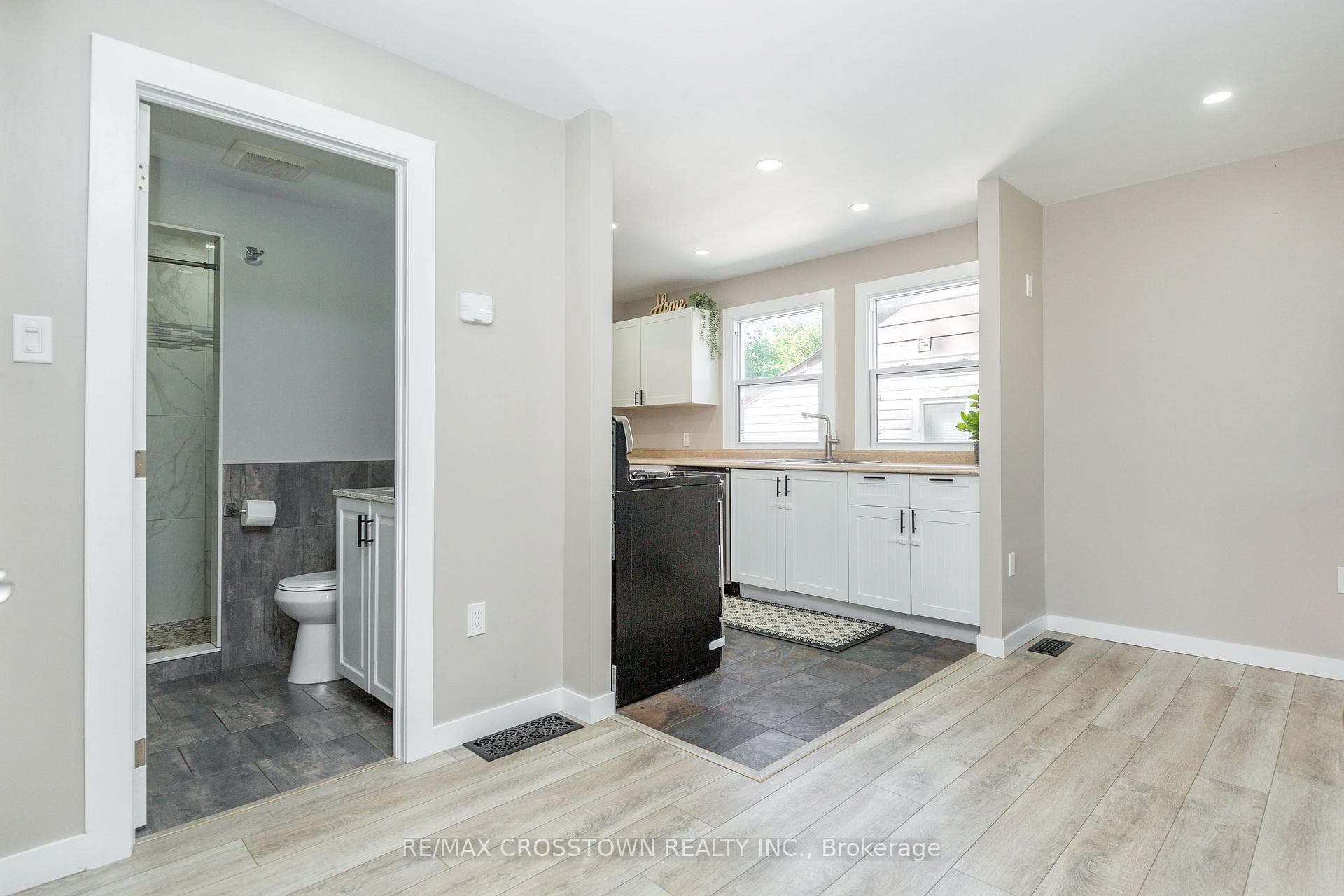281 Elizabeth Street photo 7