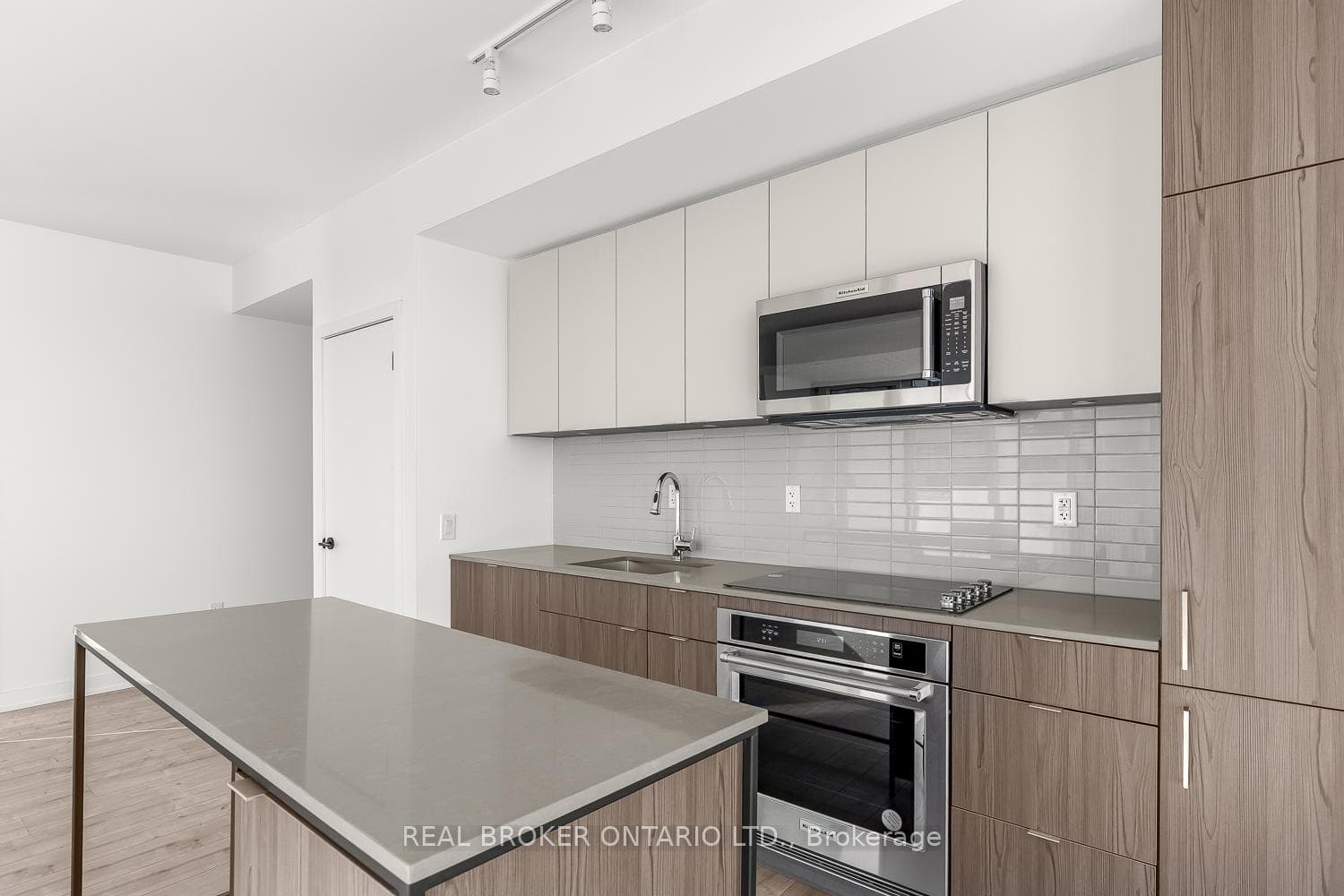 220 Missinnihe Way Unit 612 photo 21