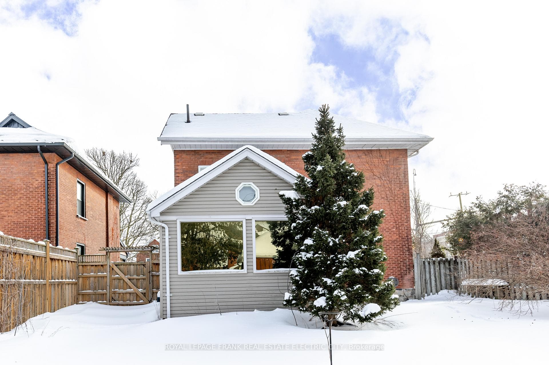 598 Sherbrooke Street photo 41