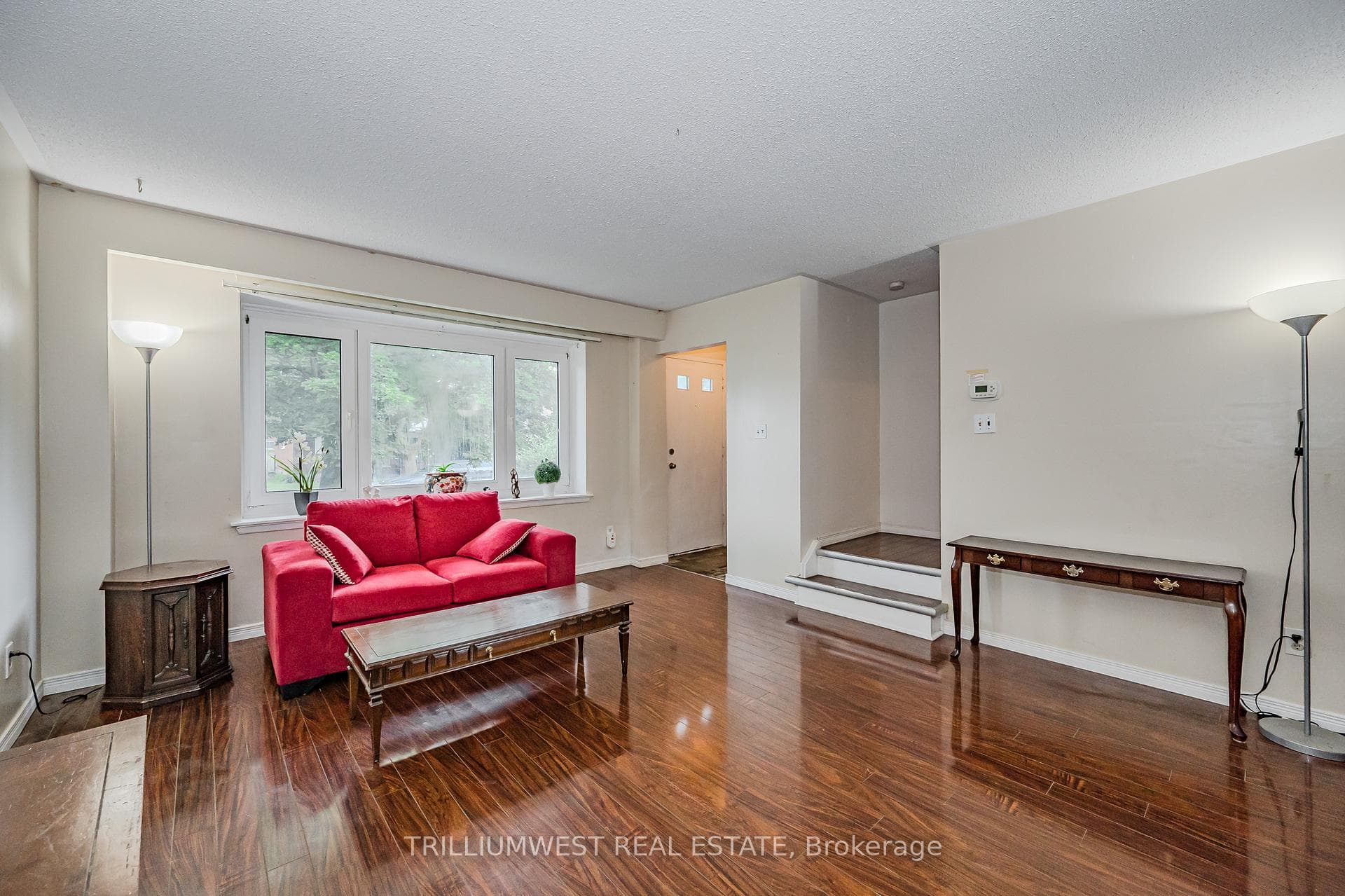 225 Alma Street photo 2