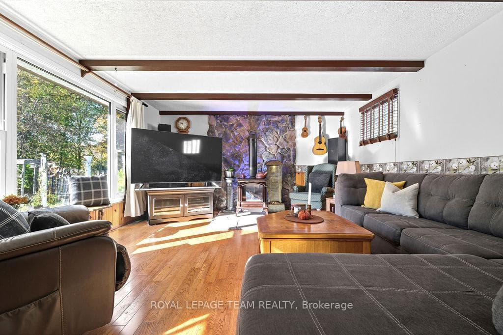 144 Opeongo Road photo 5