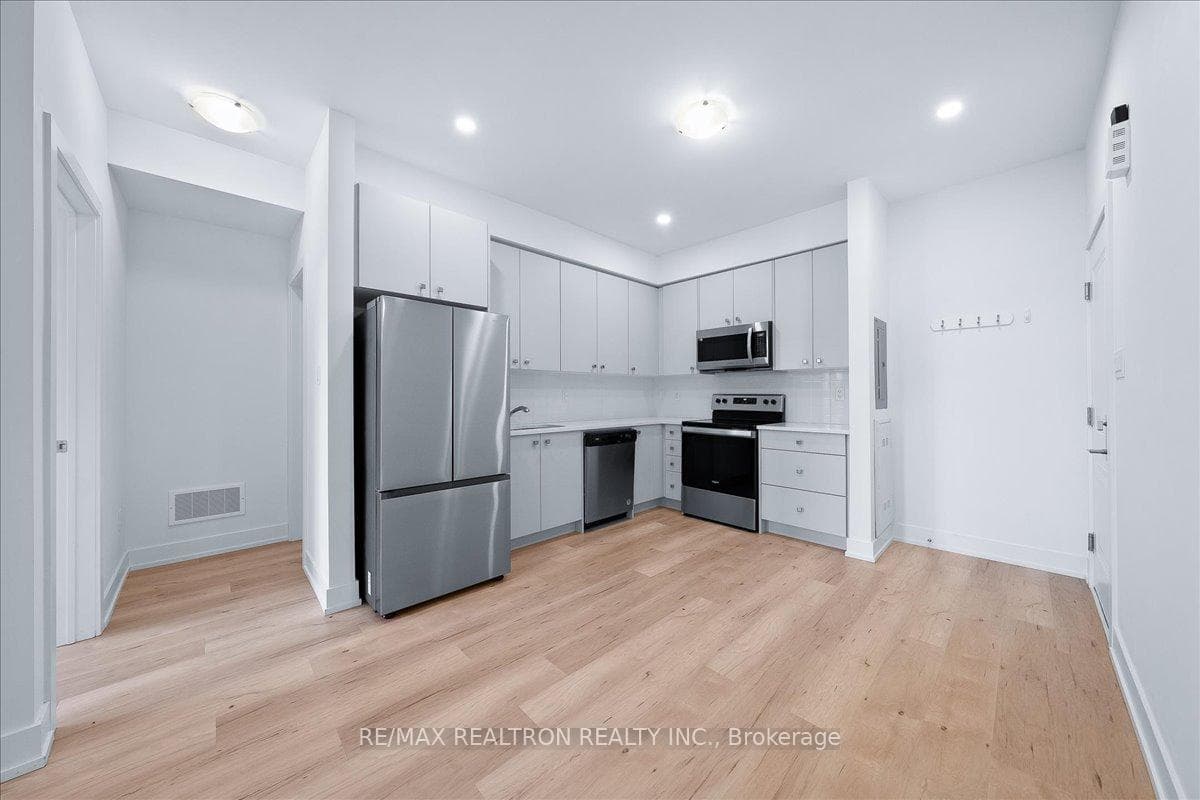 6 Sayers Lane Unit 17 photo 14